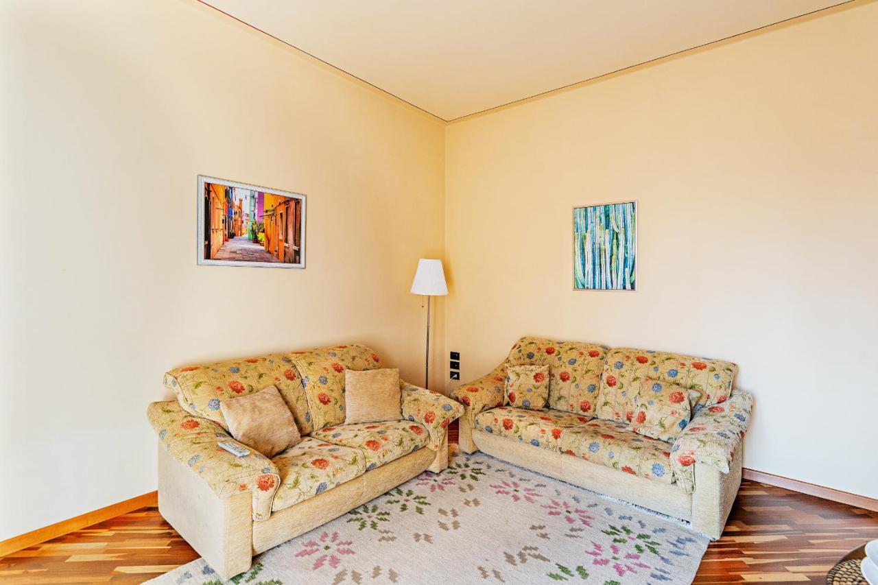 La Magnolia 2 Apartment By Wonderful Italy Desenzano del Garda Kültér fotó